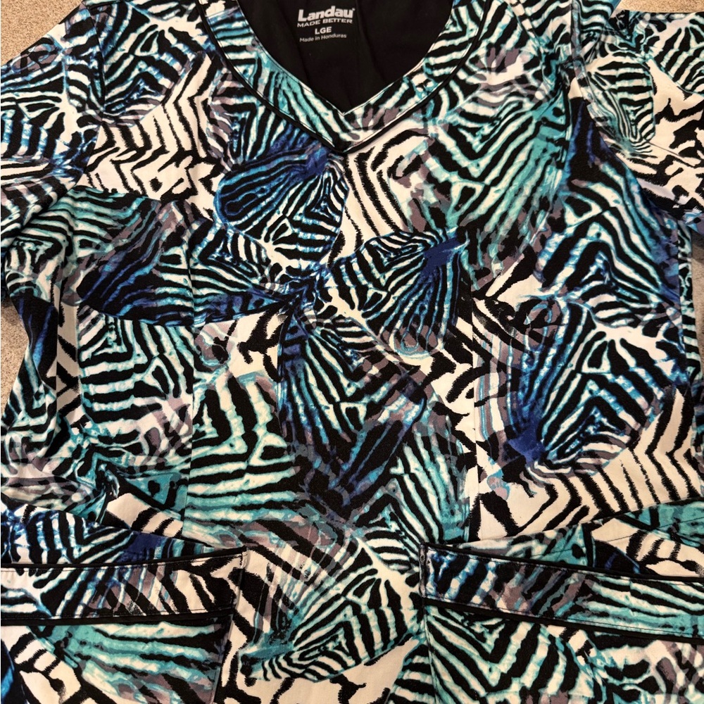 Five size large LANDAU scrub tops medical - Picture 2 of 7